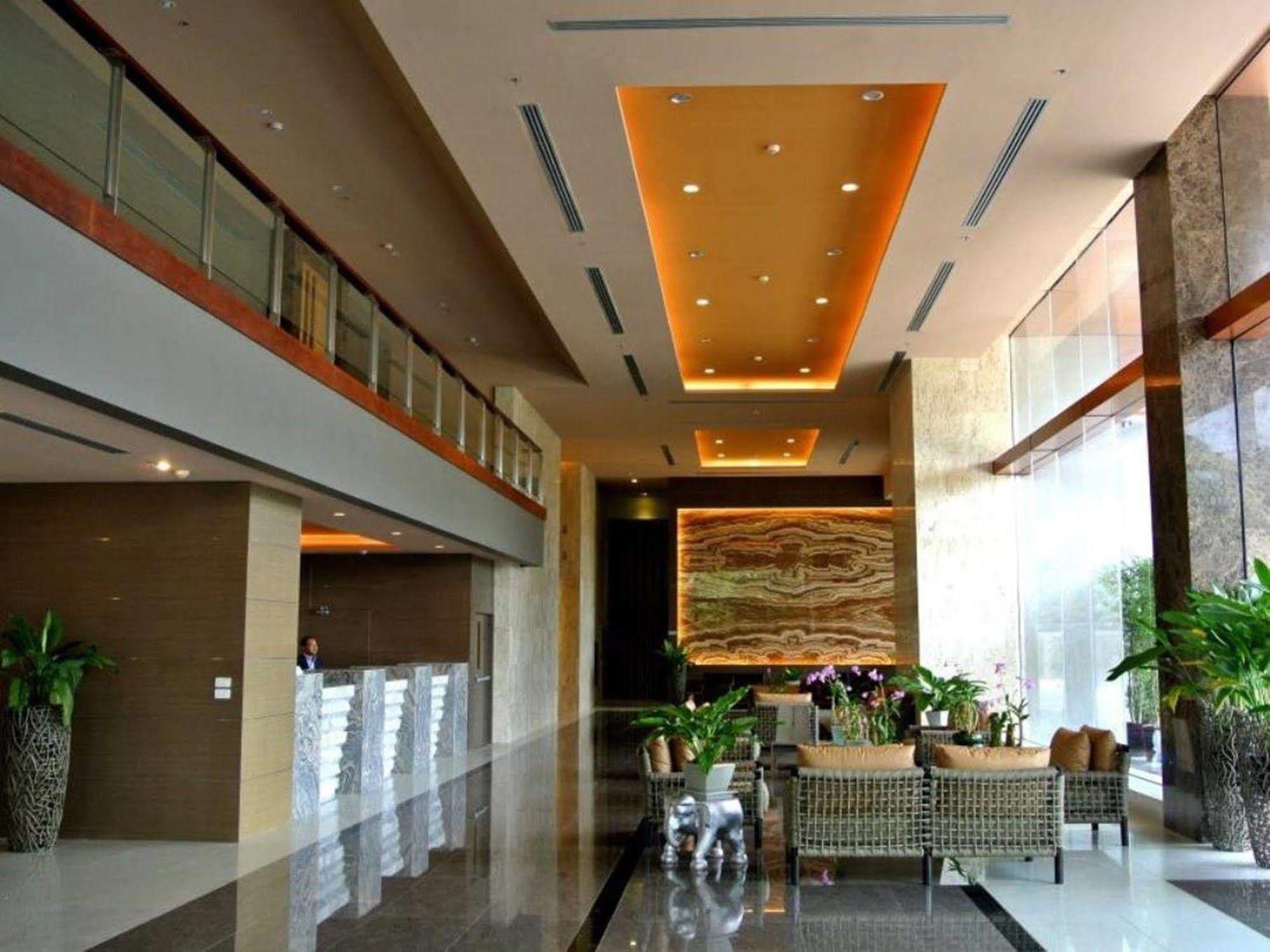 โรงแรม แกรนด์ ฮาวเวิร์ด กรุงเทพ